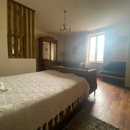 99 Maison Des Merles